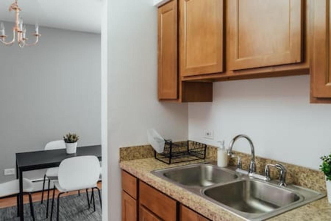 1Br Stylish Apartment, Perfect For Getaway - Oakdale 201 Чикаго Екстер'єр фото